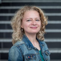Portret Moniki Ksieniewicz-Mil autorstwa Romana Rogalskiego
